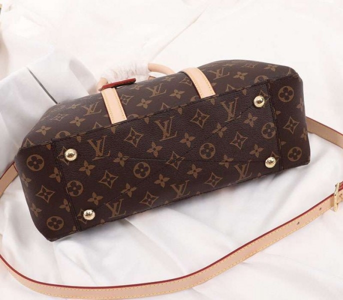 Louis Vuitton Monogram Canvas Soufflot MM Bag angle 4