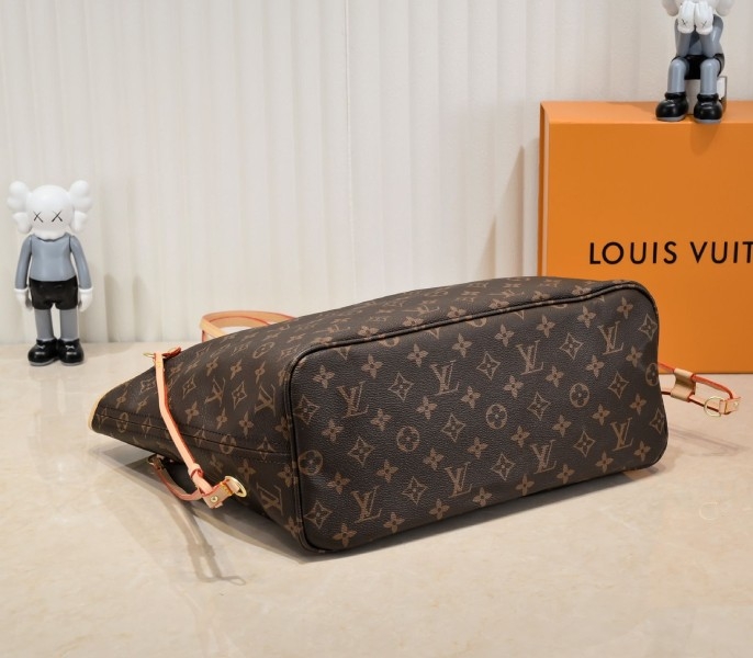 Louis Vuitton Monogram Canvas Neverfull MM Tote In Beige angle 4