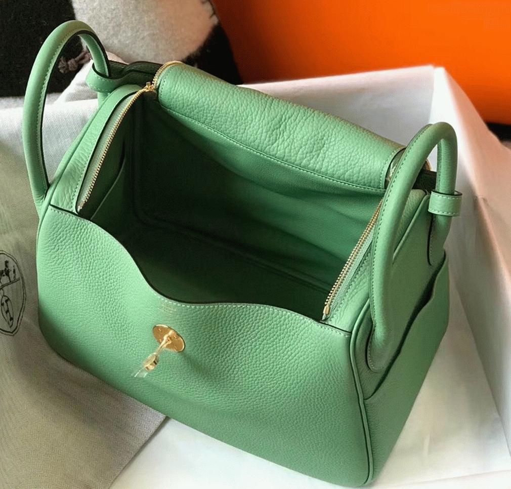 Replica Hermes Lindy 30cm bag in vert criquet shade angle 2