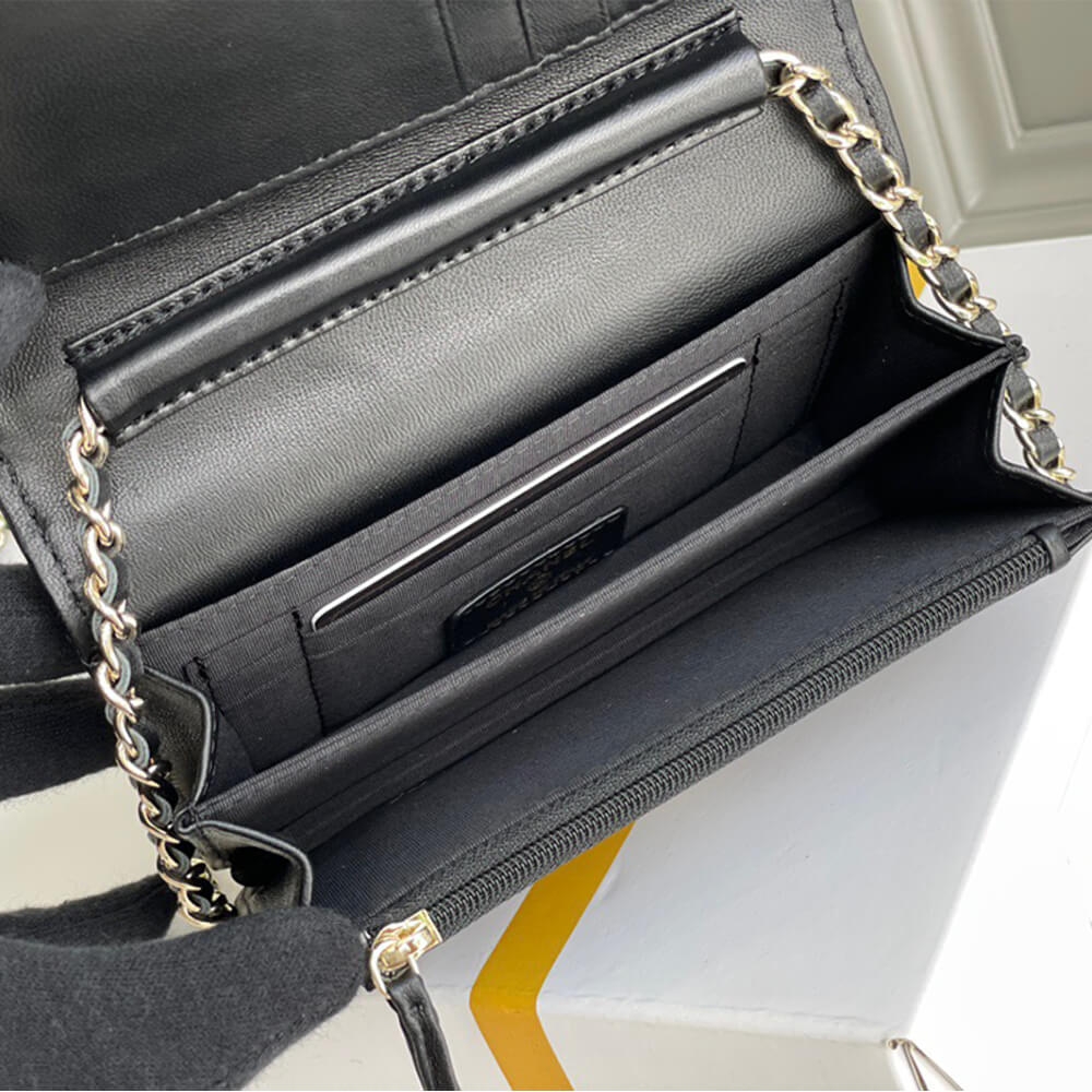 Chanel MINI WALLET ON CHAIN angle 5