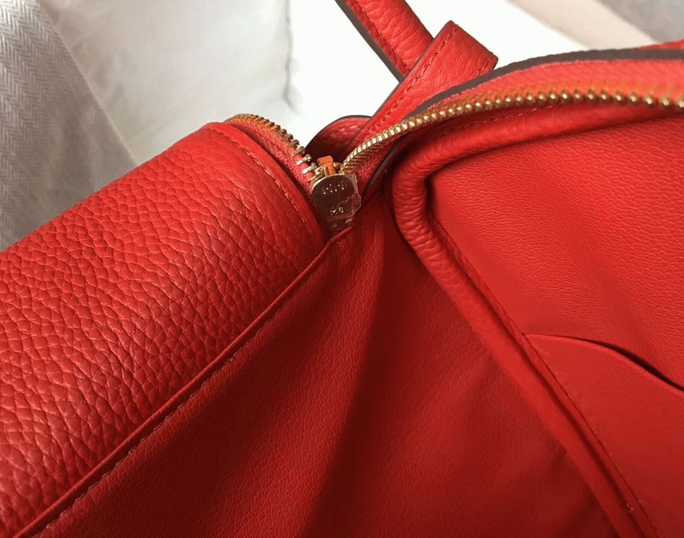 Designer replica Hermes Lindy 30cm bag in red shade angle 3