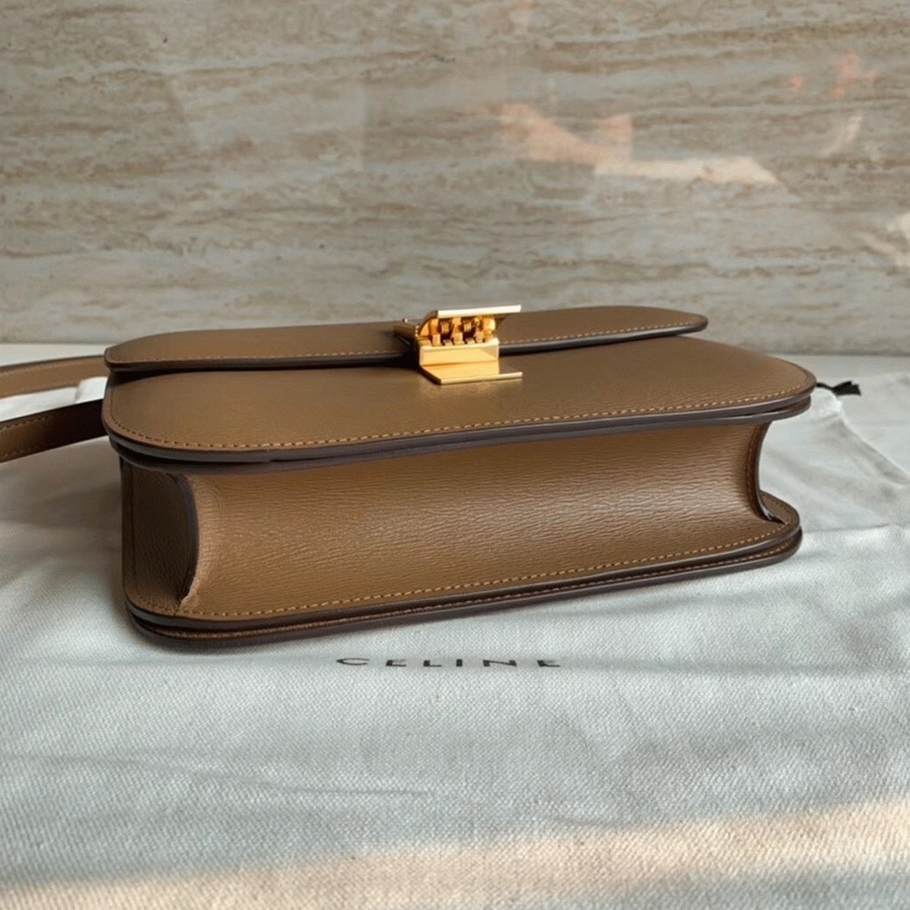 Top Quality Replica Celine Classic Box Medium Bag In Camel angle 4