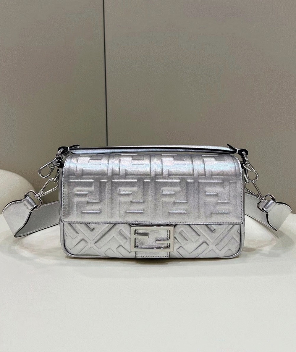 Top Quality Fake Fendi Large Baguette Bag In Silver FF Metallic Leather angle 5