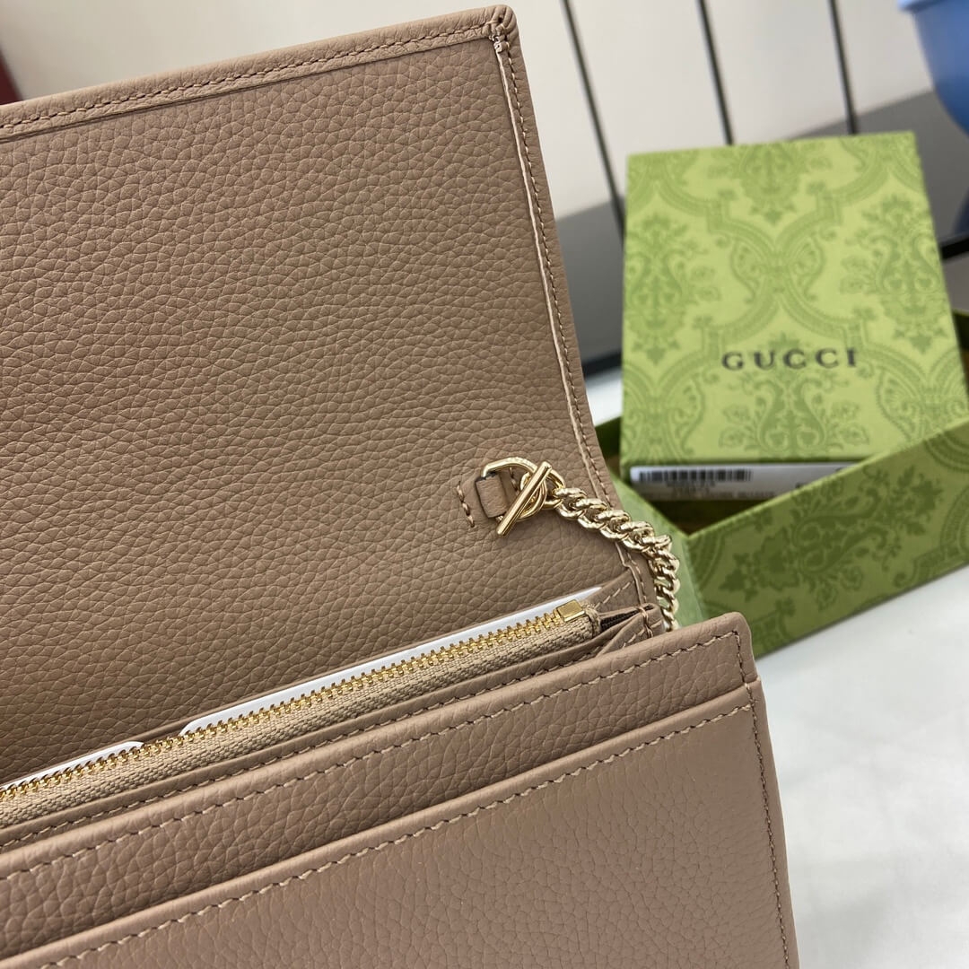 GUCCI BAMBOO 1947 MEDIUM TOP HANDLE BAG angle 2