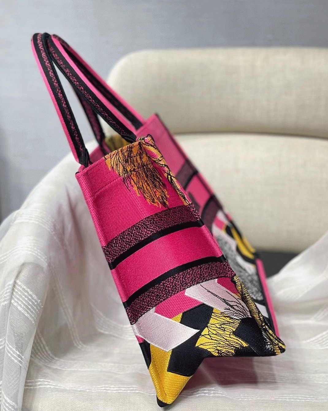 Dior Medium Book Tote Bag Replica in Toile de Jouy Zoom Pop Embroidery angle 3