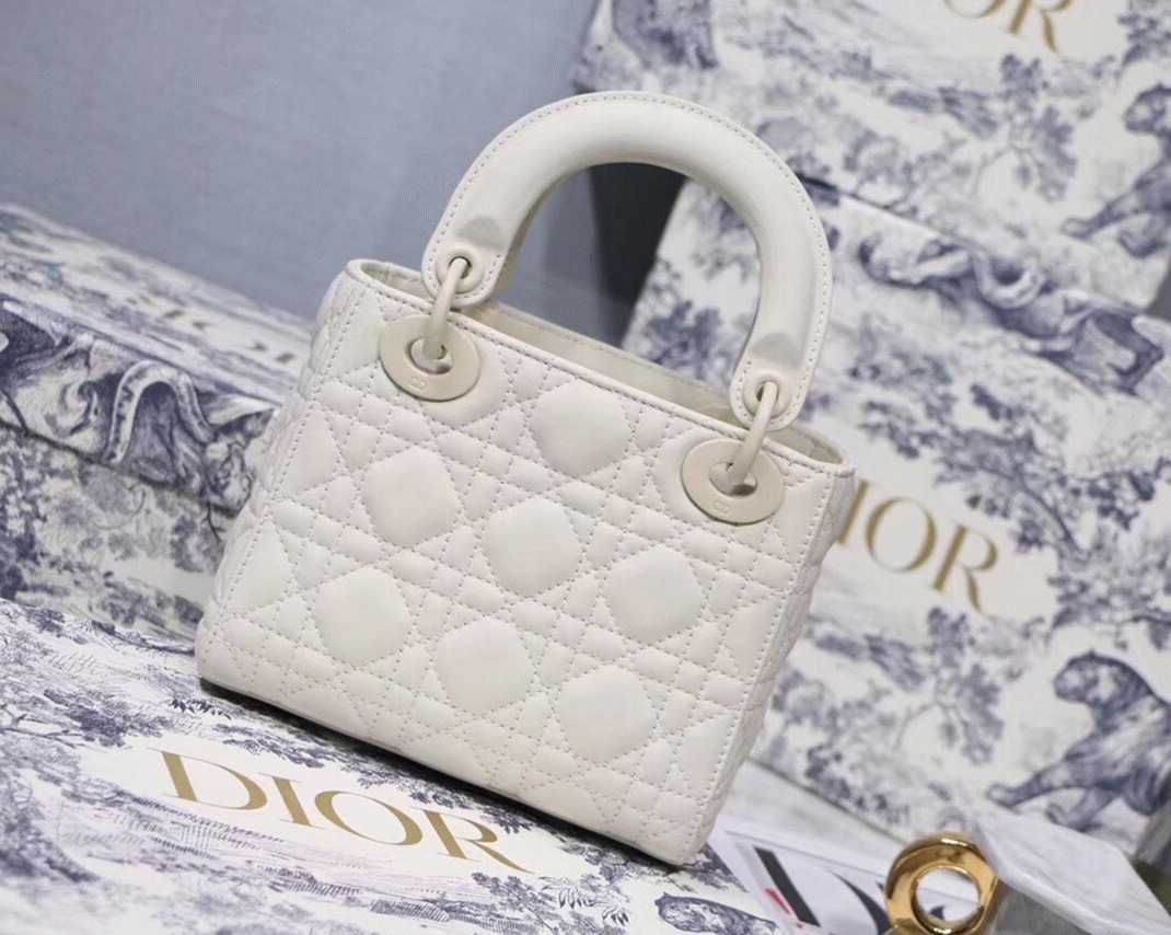 Dior Lady Dior Mini Chain Bag Fake in White angle 2