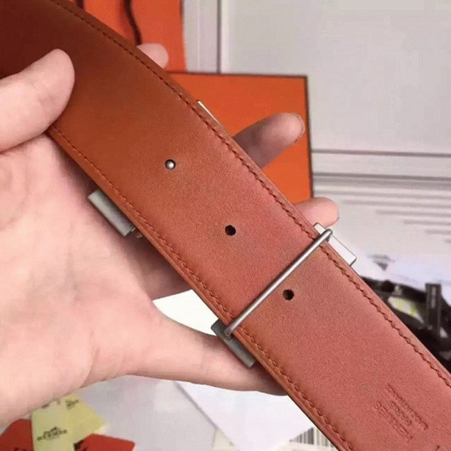 Taupe epsom fake Hermes belt buckle angle 3