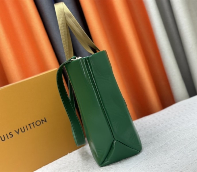 Louis Vuitton Other Leathers Shopper Cabas MM Tote In Green angle 4