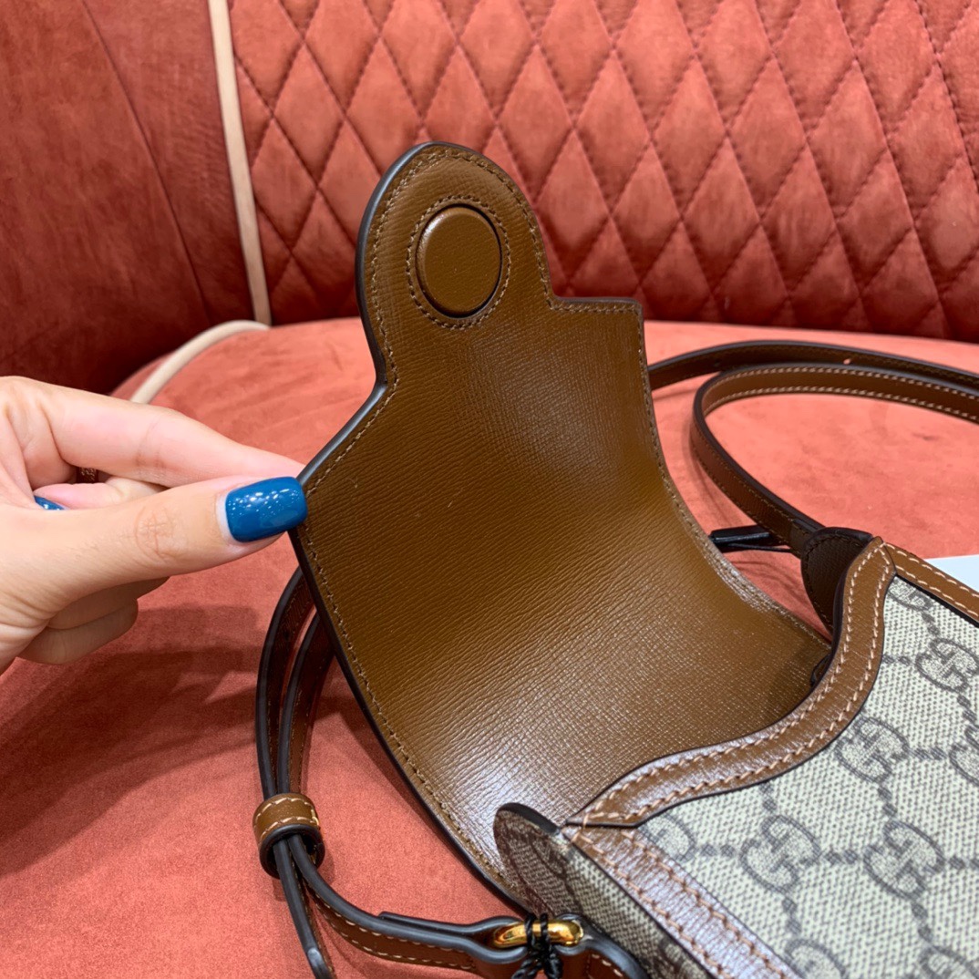 Gucc1 Horsebit bag angle 4
