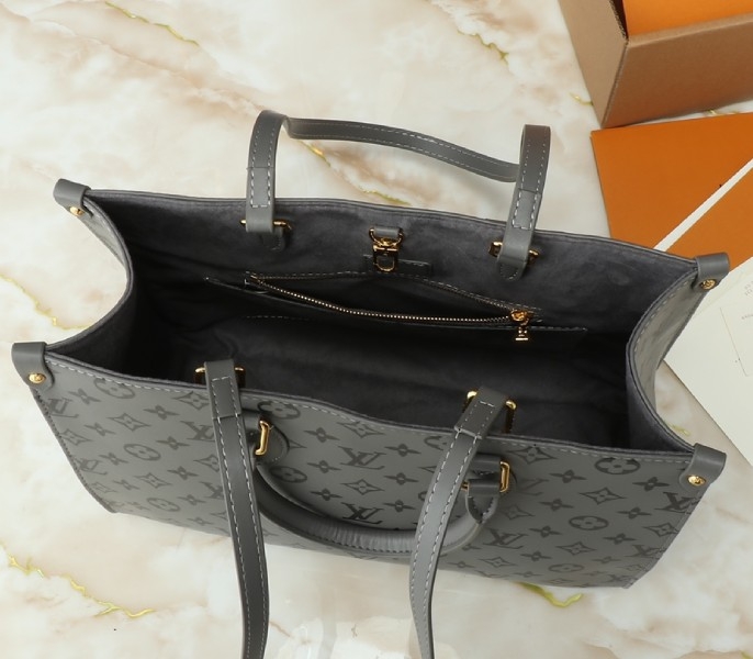 Monogram Ink OnTheGo MM In Trianon Gray angle 5