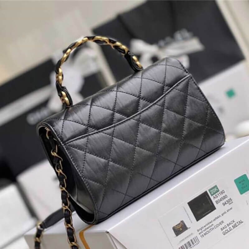 CHANEL MINI FLAP BAG angle 5