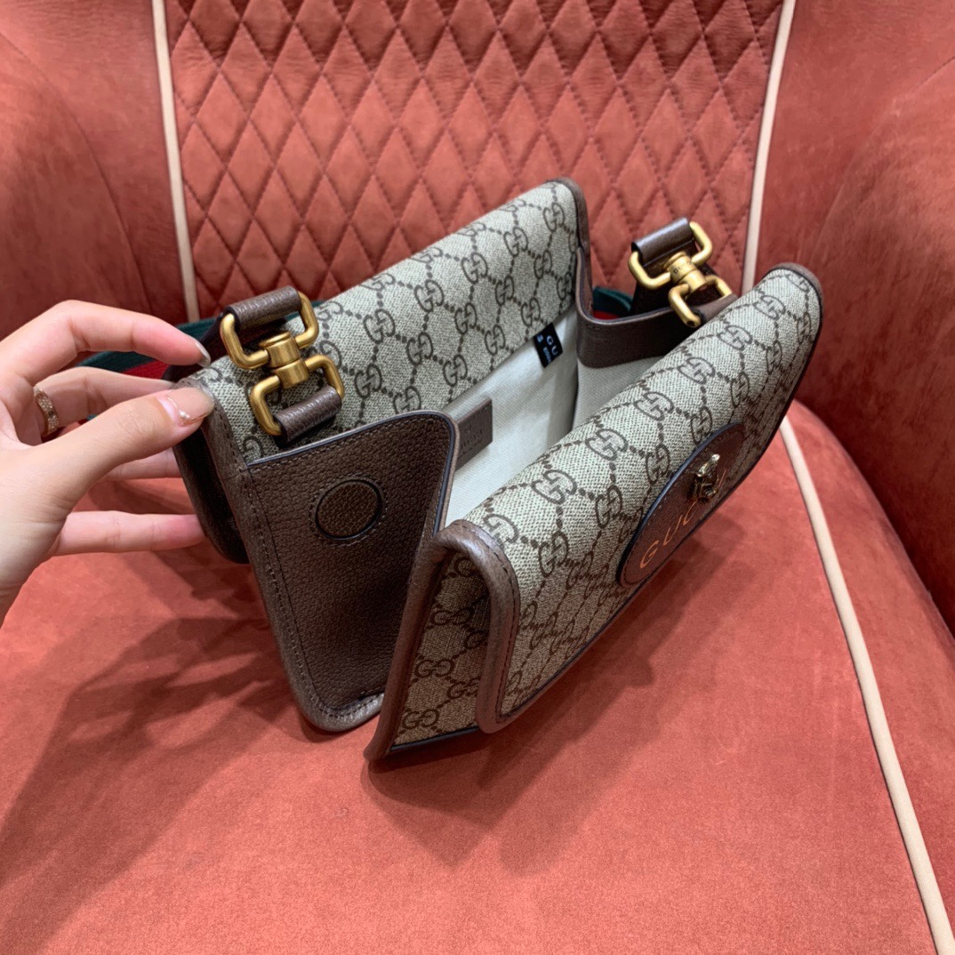Surpreme bag angle 4