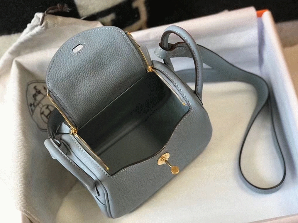 Replica Hermes Lindy Mini handbag in blue lin color angle 2
