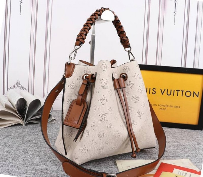 LV Mahina Muria Bag In Cream angle 3