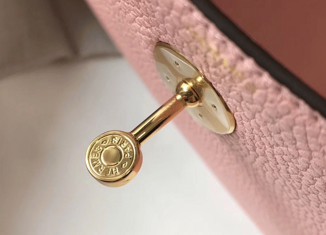 Knockoff Hermes Lindy 30cm bag in pink color angle 4