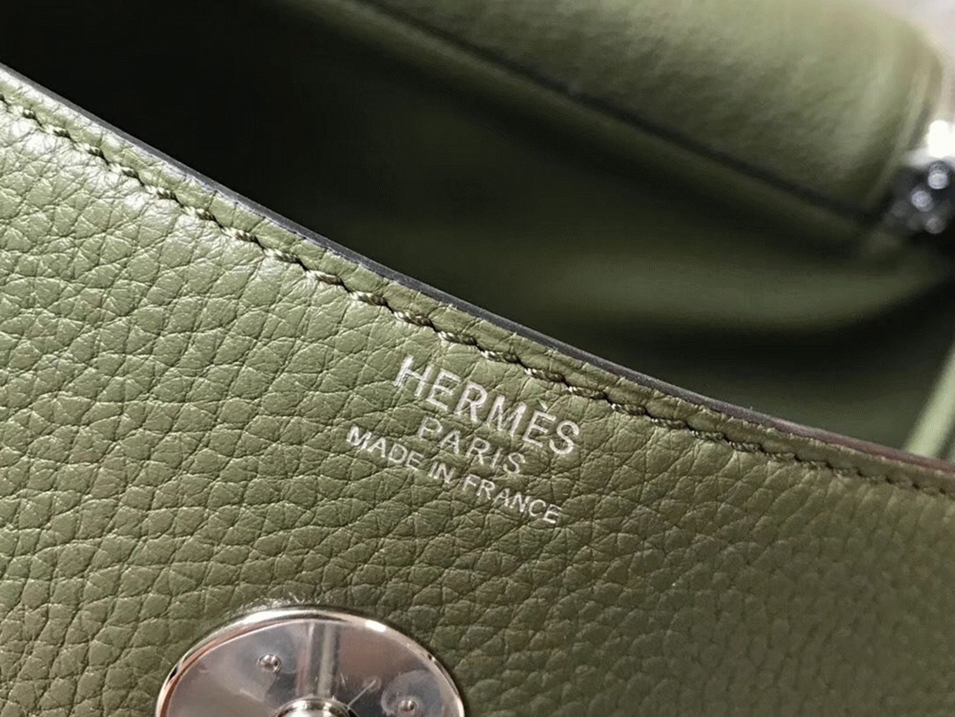Replica Hermes Lindy 26cm handbag in canopee angle 3