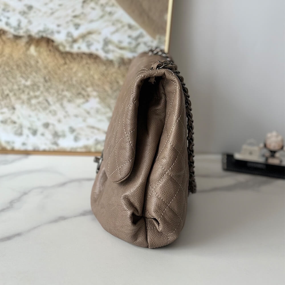 Chanel Vintage Cloud Bag(high-end grade) angle 3