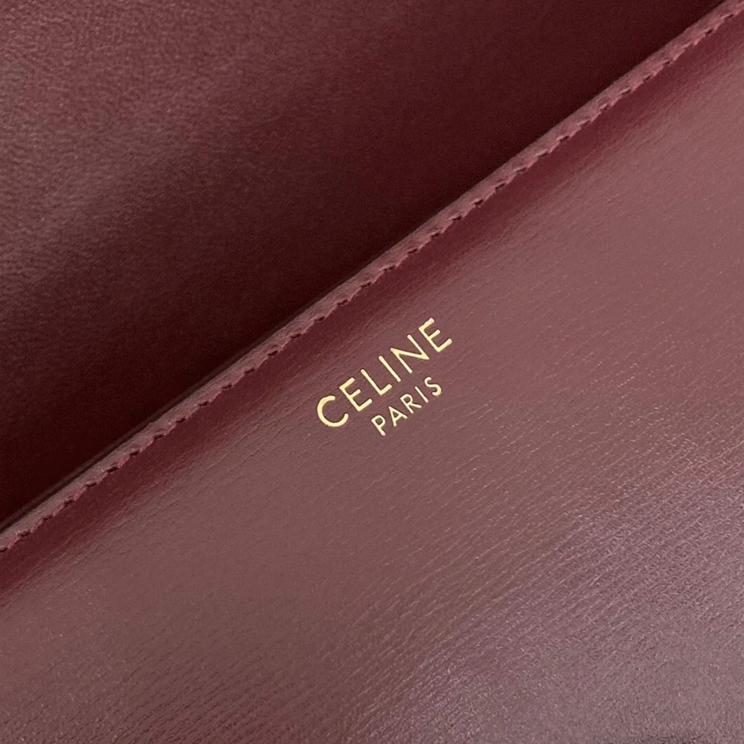 Top Quality Replica Celine Triomphe Medium Bag In Bordeaux angle 3