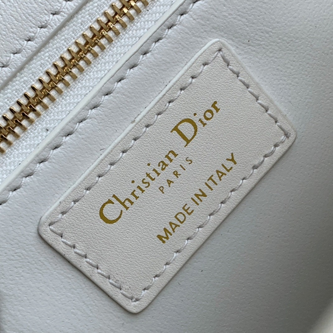 Dior 30 Montaigne Medium Bag Fake in White Box Calfskin angle 3