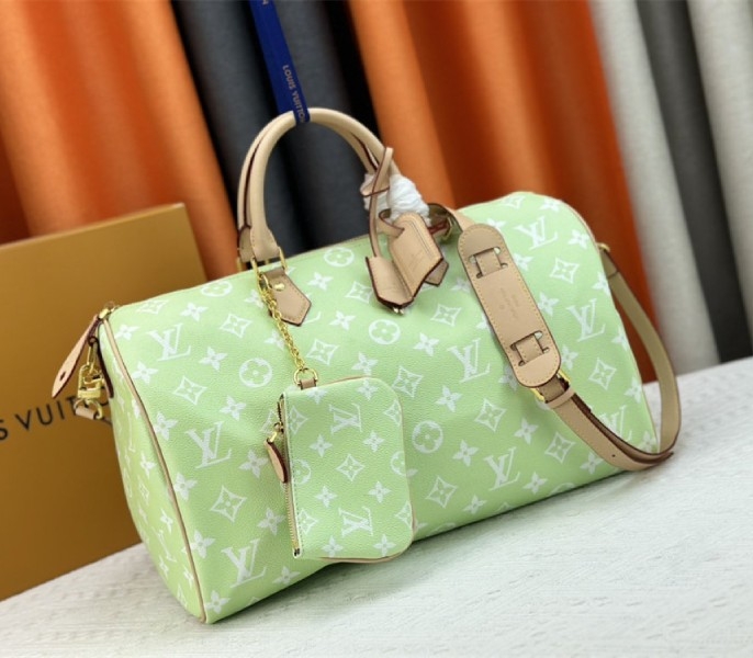 Louis Vuitton Speedy P9 Bandouliere 40 Bag In Light Green angle 2