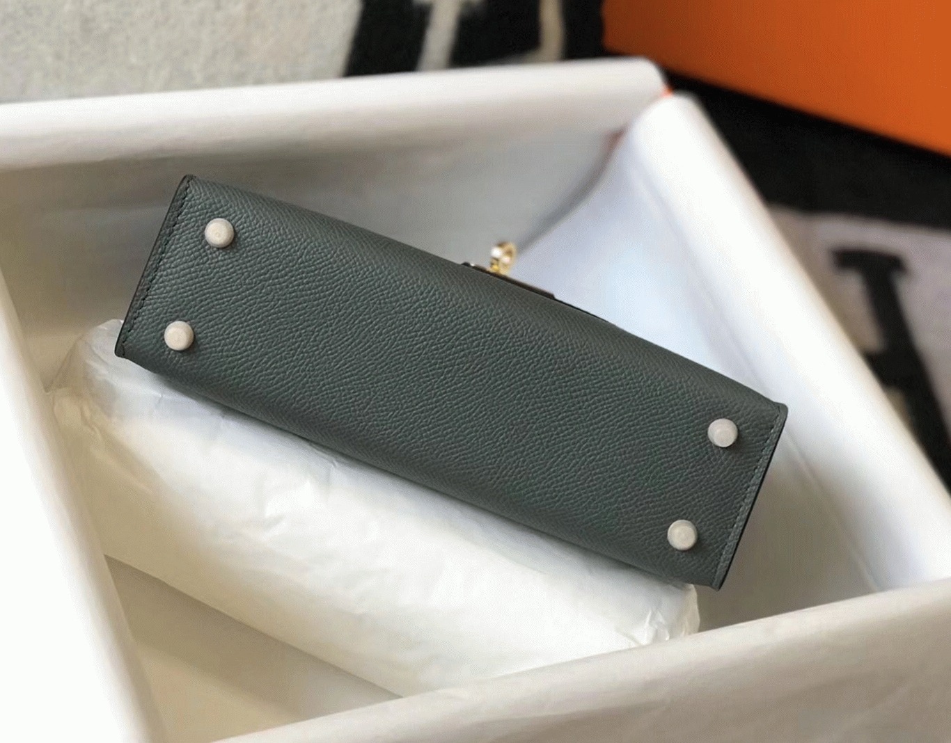 Hermes Kelly Mini II Bag Fake in Vert Amand angle 5