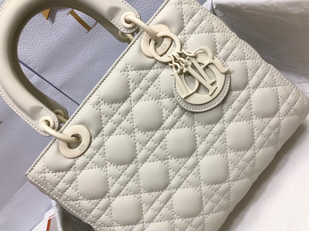 Dior Lady Dior Medium Bag Knockoff in White angle 2