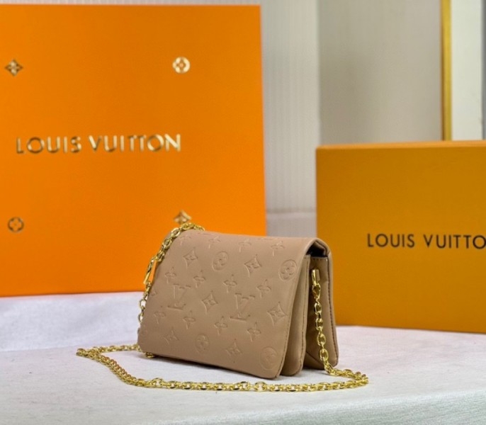 Louis Vuitton Coussin Pochette In Camel angle 3