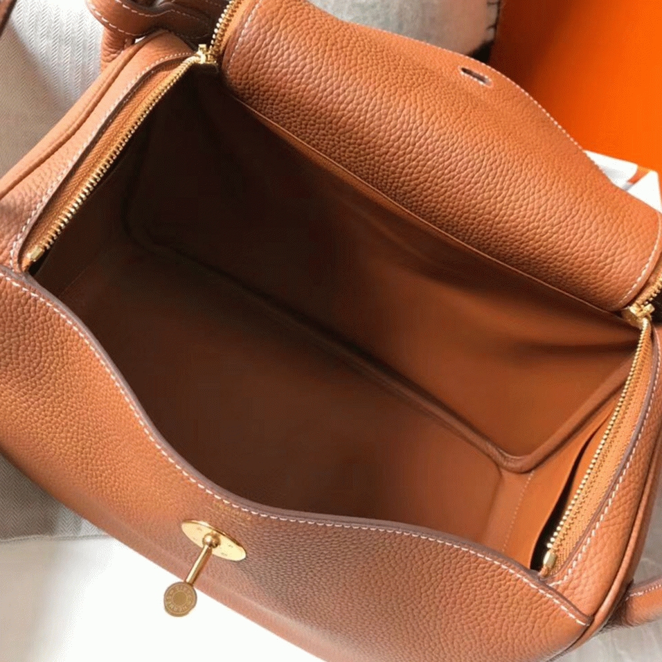 Luxury replica Hermes Lindy 26cm handbag in gold angle 2