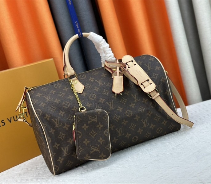 Louis Vuitton Monogram Canvas Speedy P9 Bandouliere 40 Bag angle 2