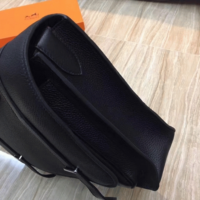 Black Fake Designer Hermes Steve Messenger Bag angle 4