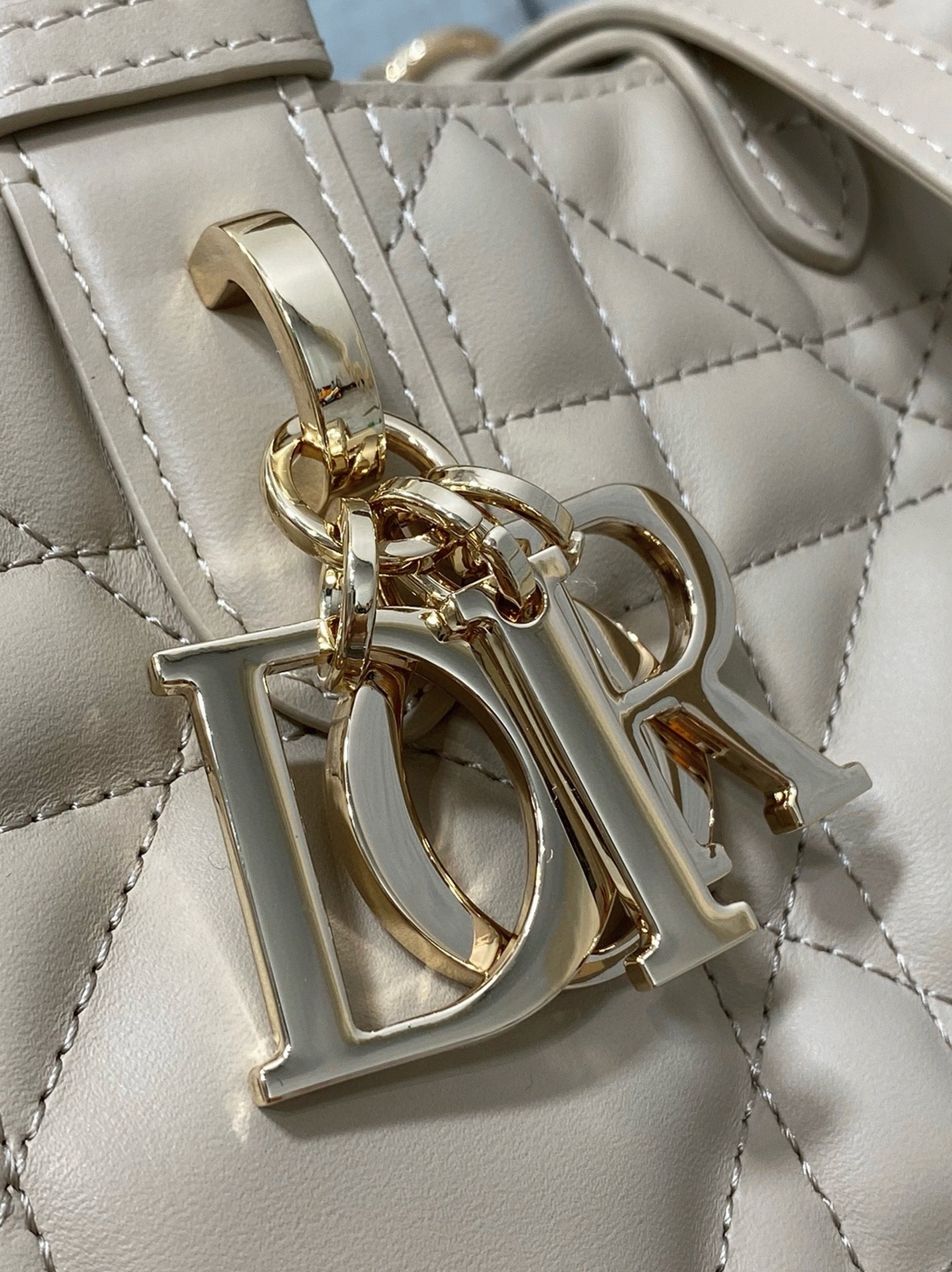 Dior Toujours Medium Bag Knockoff in Beige Macrocannage Calfskin angle 5