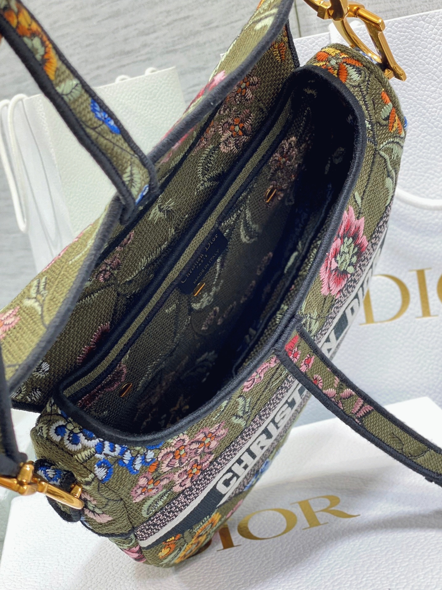 Dior Saddle Bag Knockoff in Green Multicolor Dior Petites Fleurs Embroidery angle 3