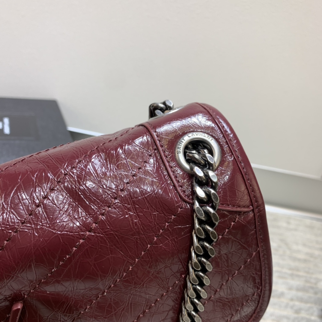 YSL MEDIUM angle 4