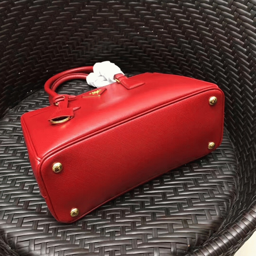Red Prada Galleria Medium Bag Best Replica angle 4