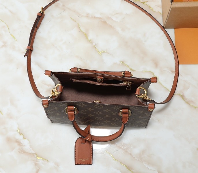 Organizer OnTheGo PM Tote angle 5