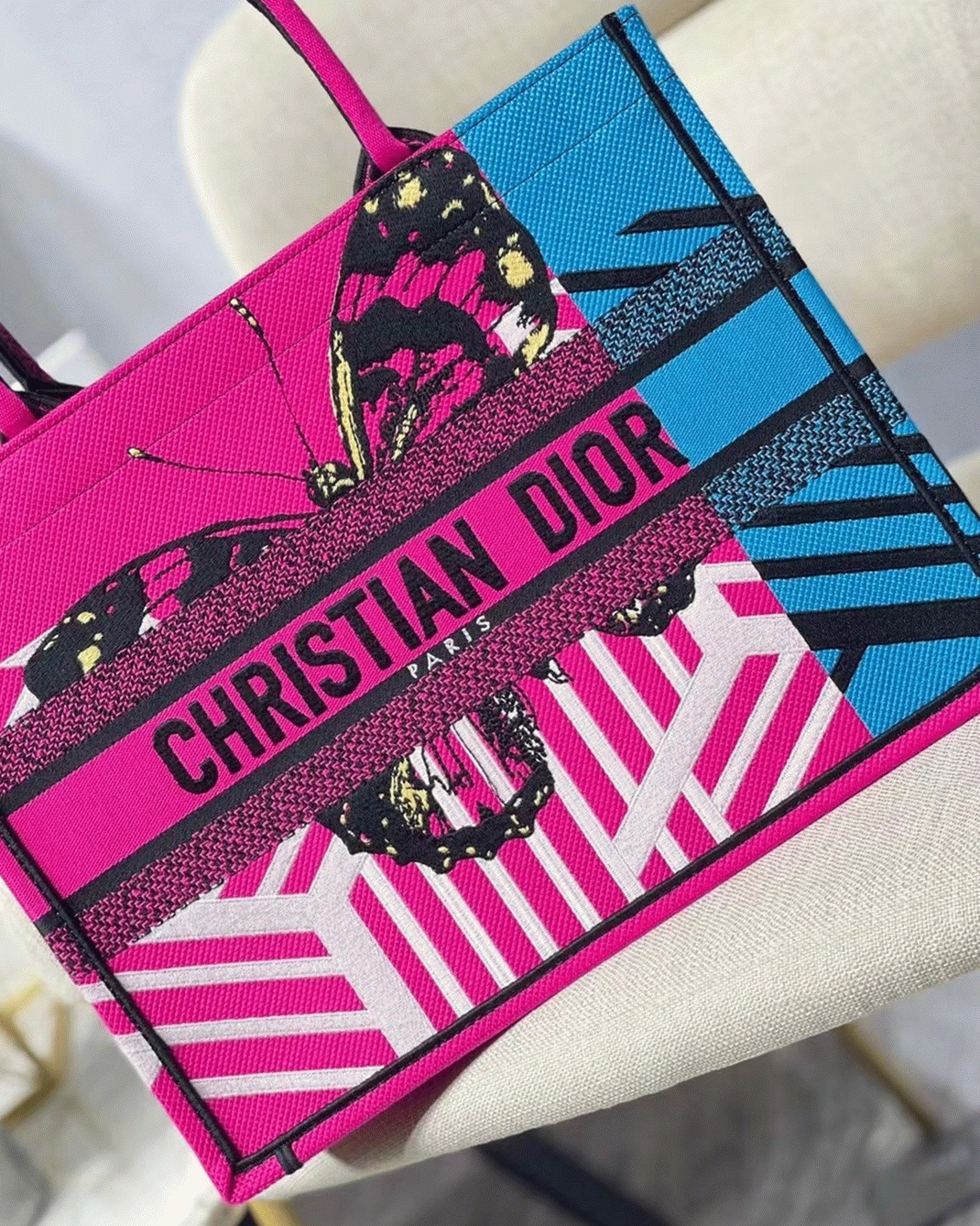 Dior Medium Book Tote Bag Fake in Pink D-Jungle Pop Embroidery angle 5