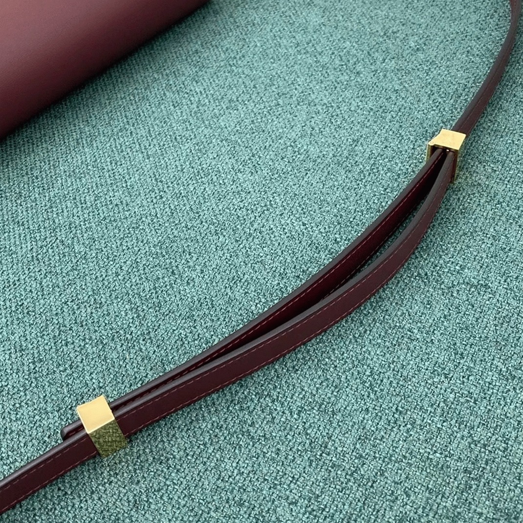 Top Quality Knockoff Celine Classic Box Medium Bag In Bordeaux angle 3