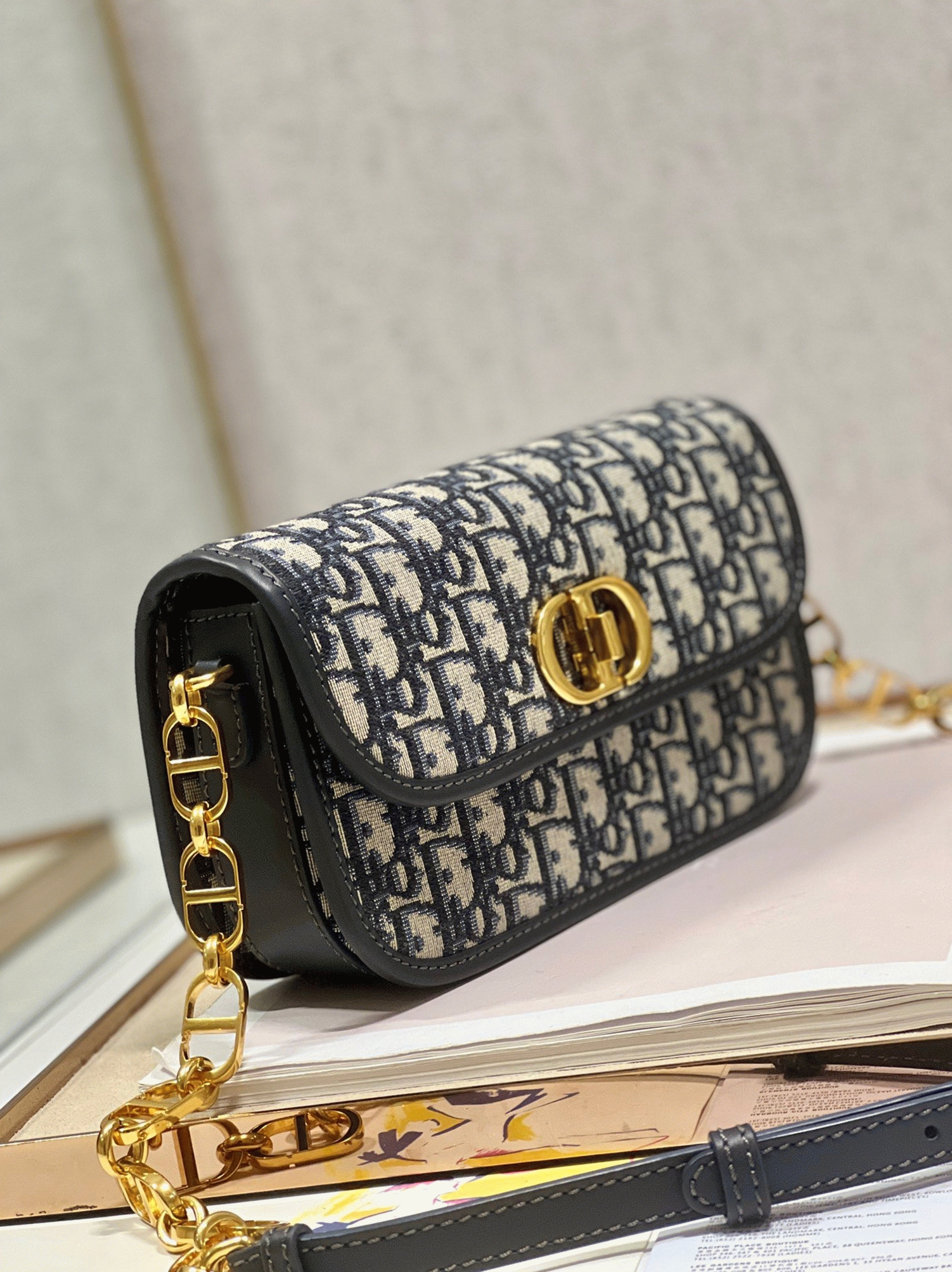 Dior 30 Montaigne Avenue Bag Fake in Blue Dior Oblique Jacquard angle 5