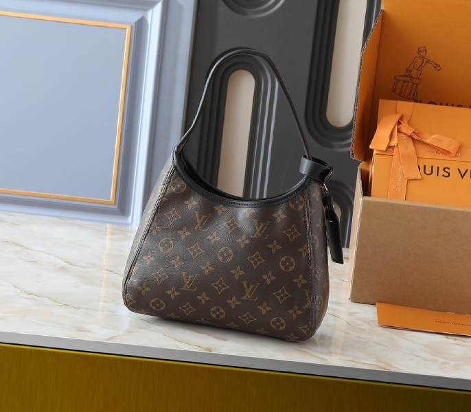 Monogram Canvas The Drop PM angle 4