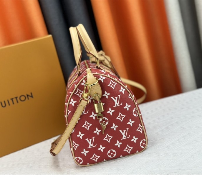Louis Vuitton Speedy P9 Bandouliere 30 Bag In Red angle 3