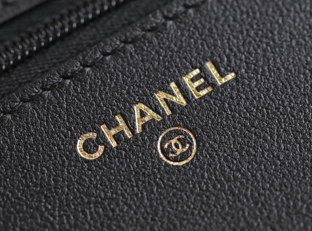 Chanel 24P angle 4