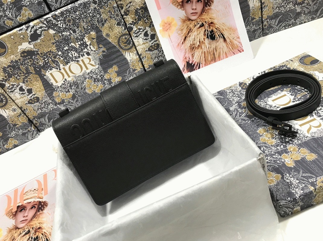 Dior 30 Montaigne Medium Bag Fake in Black Ultramatte Grained Calfskin angle 2