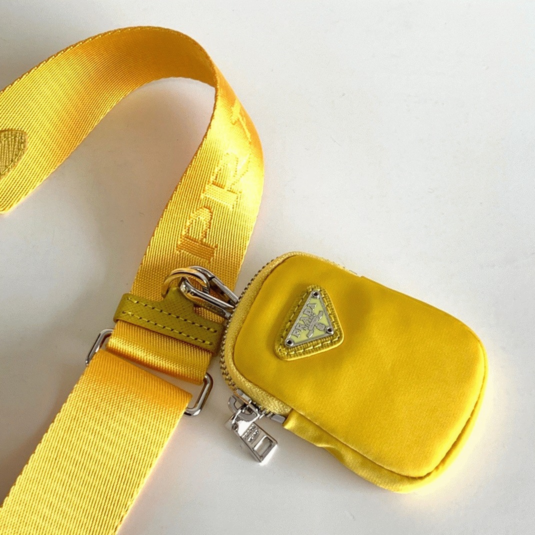 Prada Re-Edition Shoulder Bag Fake in Yellow angle 5