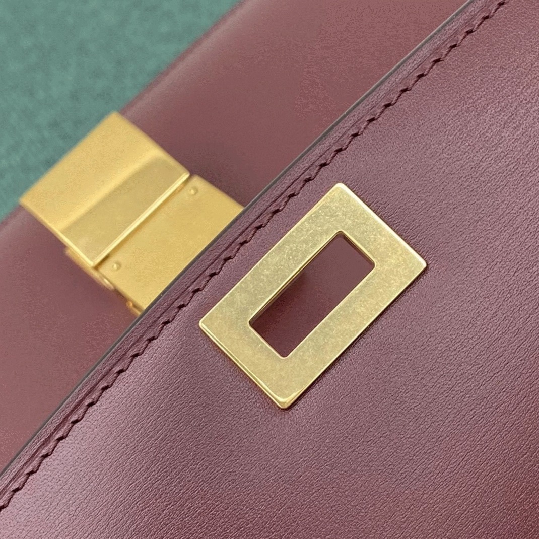 Top Quality Knockoff Celine Classic Box Medium Bag In Bordeaux angle 5