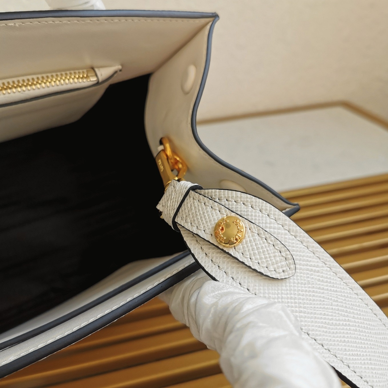 Prada Monochrome Medium Bag Fake in White angle 4