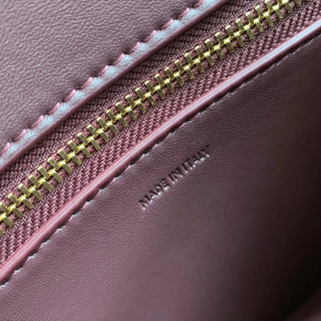 Top Quality Knockoff Celine Classic Box Small Bag In Bordeaux angle 3