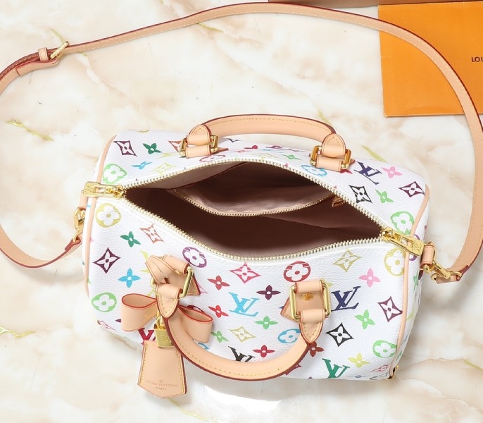 X TM Multicolored Speedy Bandouliere 25 In White angle 5