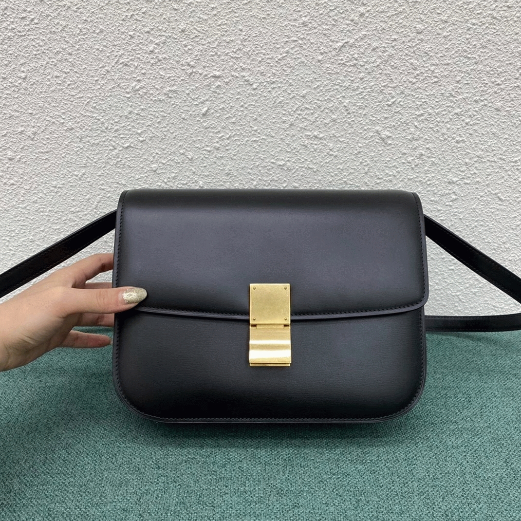 Top Quality Imitation Celine Classic Box Medium Bag In Black angle 5