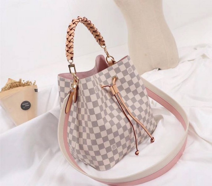 Louis Vuitton Damier Azur NeoNoe MM Bag angle 2