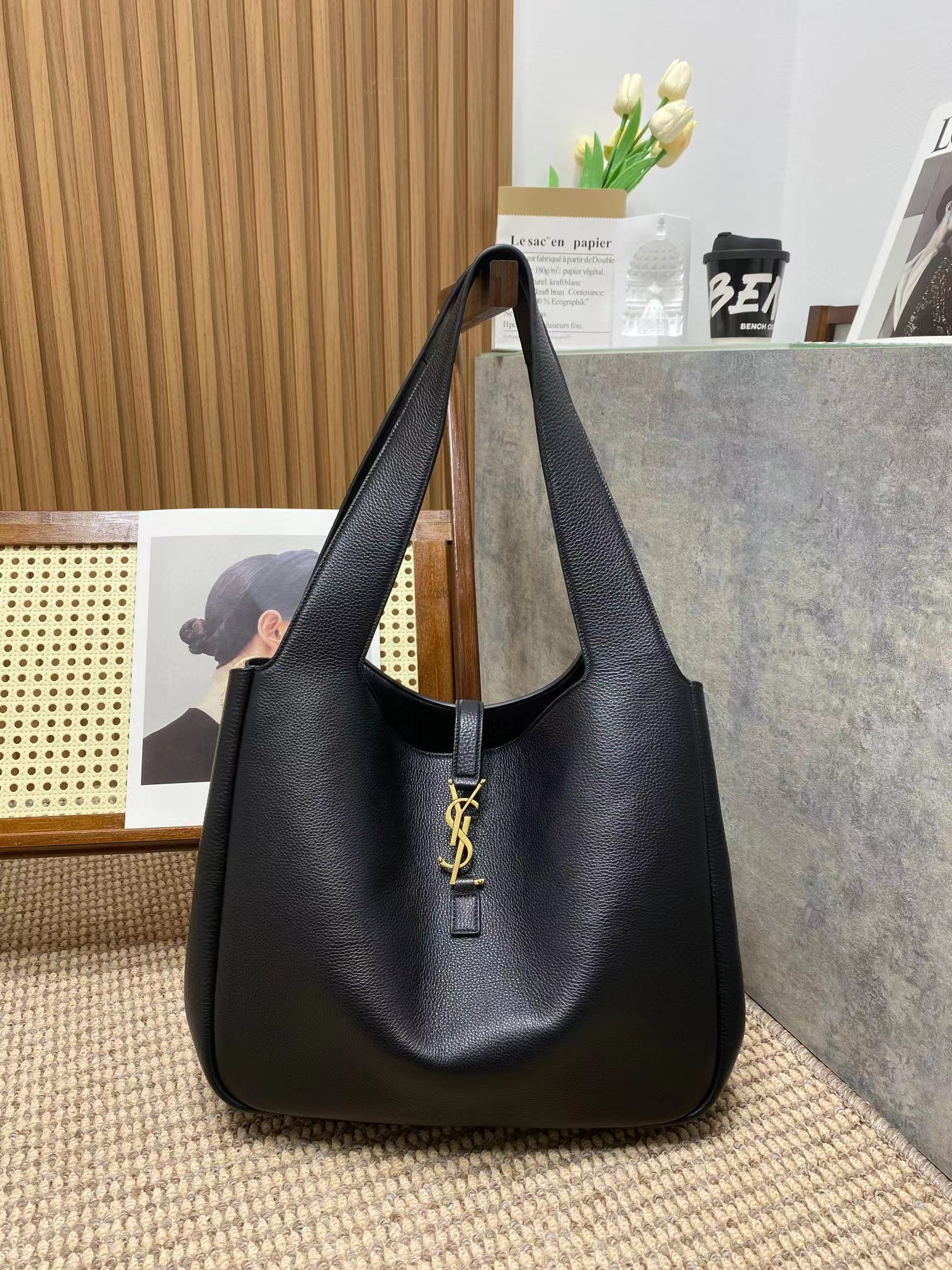 YSL BEA IN GRAINED LEATHER angle 2